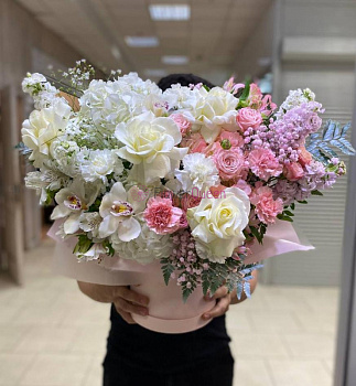 Композиция в коробке "Ангельский поцелуй"